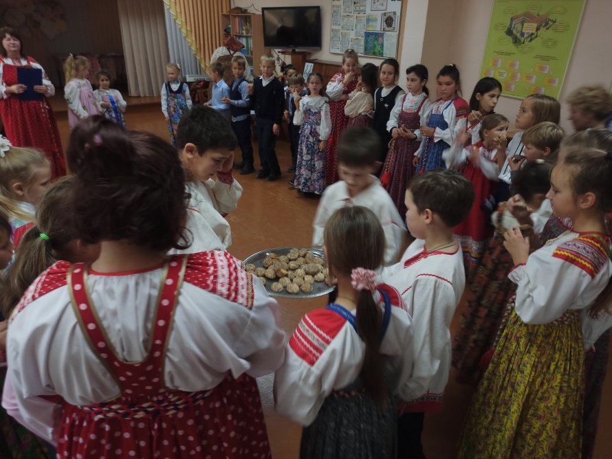 Здравствуй, батюшка Покров!